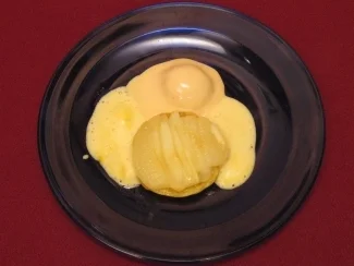 Rezept: Quittenparfait mit Birnentarte und Zabaione Quittenparfait mit Birnentarte und Zabaione - Rezept