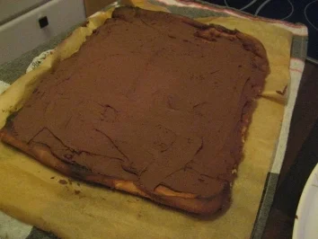 Biskuitroulade mit Pariser Creme - Rezept - Bild Nr. 4