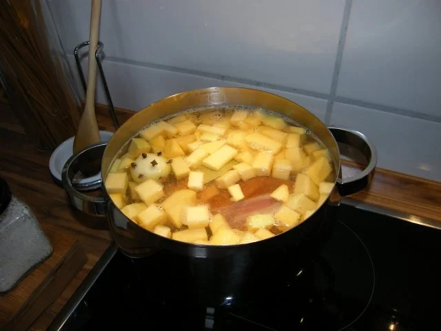 Rezept: Eintöpfe : Steckrüben - Eintopf wie ich es koche Bild Nr. 4 Eintöpfe : Steckrüben - Eintopf wie ich es koche - Rezept - Bild Nr. 4