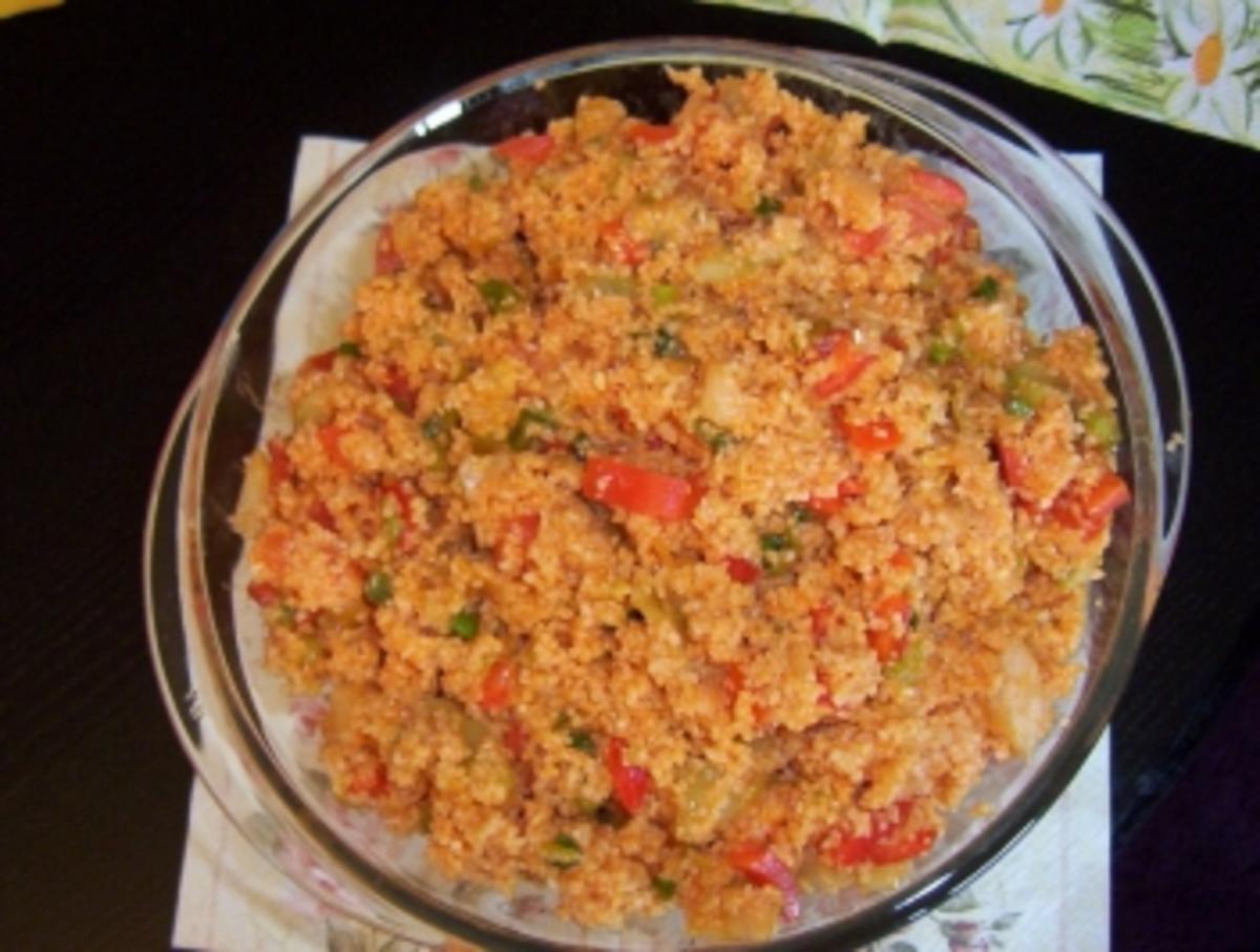 KISIR mit Bulgar {Weizen fein) auch Couscous genannt und heißes Wasser ...