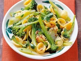 Rezept: Orechhiette alla pugliese ( Öhrchennudeln mit Brokkoli) Orechhiette alla pugliese ( Öhrchennudeln mit Brokkoli) - Rezept