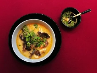 Thai-Hühnersuppe mit Zitronengras von "Kleine Wiesje" (Simone Rethel Heesters) - Rezept