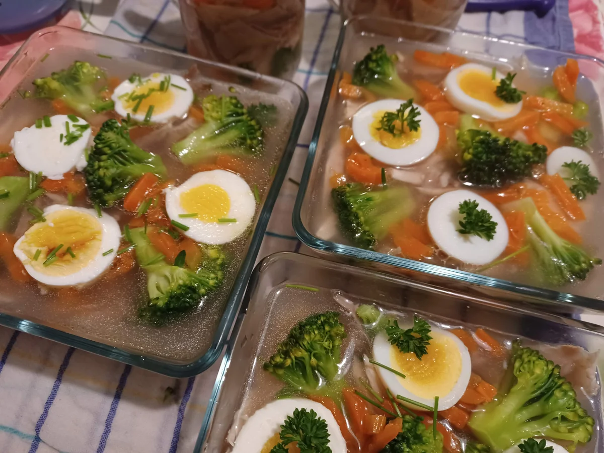 Rezept: Eier-Gemüse-Sülze im Glas Bild Nr. 2 Eier-Gemüse-Sülze im Glas - Rezept - Bild Nr. 2