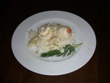 Rezept: Rouladen von der Seezunge und Lachs auf Chinakohl an Limonensoße Rouladen von der Seezunge und Lachs auf Chinakohl an Limonensoße - Rezept