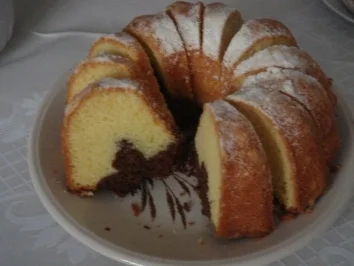 Eierlikör-Guglhupf - Rezept