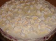 Schneeflocken-Torte mit Kirschen - Rezept