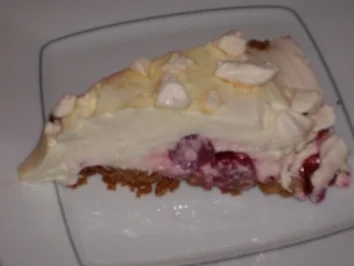 Schneeflocken-Torte mit Kirschen - Rezept