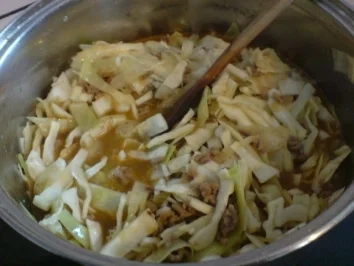 Krautgulasch mit Weißkohl oder Wirsingkohl - Rezept - Bild Nr. 5