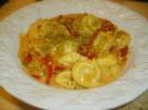 Käsetortellini in Paprikasauce - Rezept