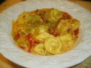 Käsetortellini in Paprikasauce - Rezept
