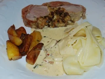 Gefülltes Schweinefilet in Basilikumsauce - Rezept
