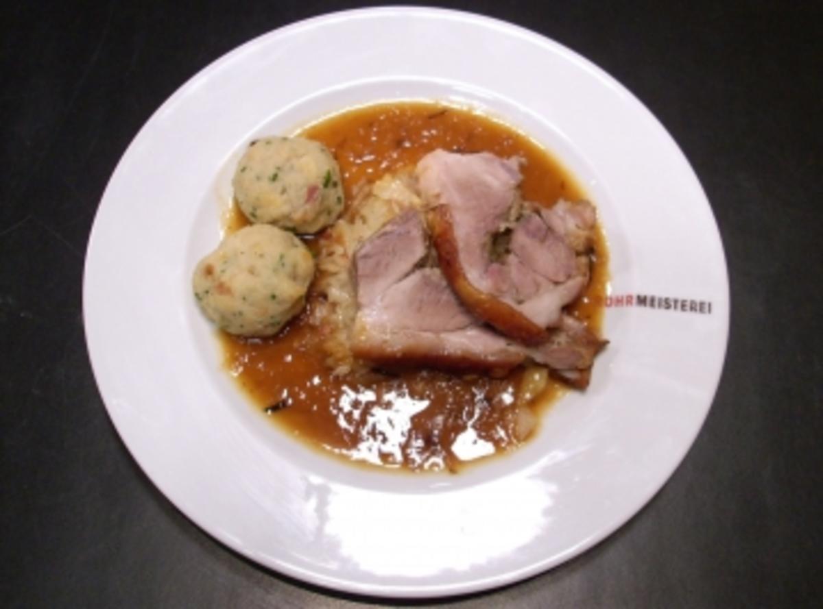 Bilder für Krustenbraten mit Semmelknödel und Bayrisch Kraut - Rezept