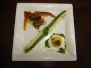 Lammrücken in Kartoffelkruste an Möhrenflan und Spargel - Rezept