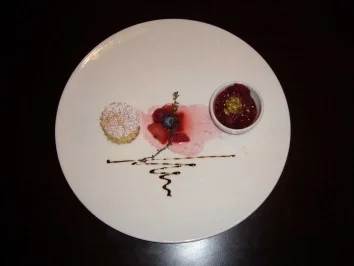 Rezept: Käsecremetörtchen an Waldfruchtsorbet Käsecremetörtchen an Waldfruchtsorbet - Rezept