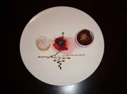 Käsecremetörtchen an Waldfruchtsorbet - Rezept