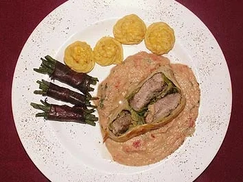 Lammstrudel in Zwiebelsoße mit Butterböhnchen und Herzoginkartoffeln - Rezept - Bild Nr. 8