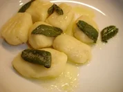 Kartoffel Gnocchi mit Salbei-Butter - Rezept