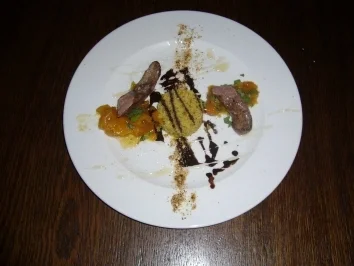 Lammrücken mit Nussbutter-Couscous und Aprikosenconfit - Rezept