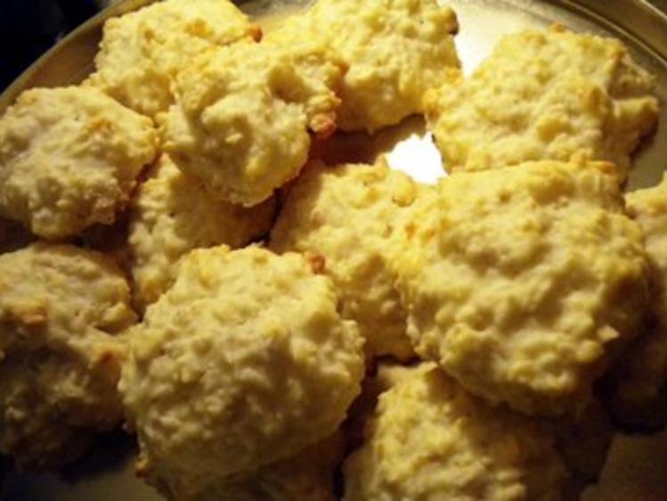 Plätzchen: Kokos Frischkäse Kekse - schnell & einfach - 386 kcal/100g Plätzchen: Kokos Frischkäse Kekse - schnell & einfach - 386 kcal/100g