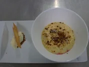 Topfen-gratinierte Beeren mit Rosmarinkrokant - Rezept