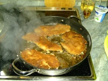 Schnitzel mit Weißwein-Weinbrandsauce - Rezept