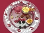 Beerensorbet an Zabaione - Rezept