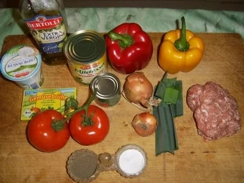 Gefüllte Paprika mit Hack und Sauerkraut - Rezept