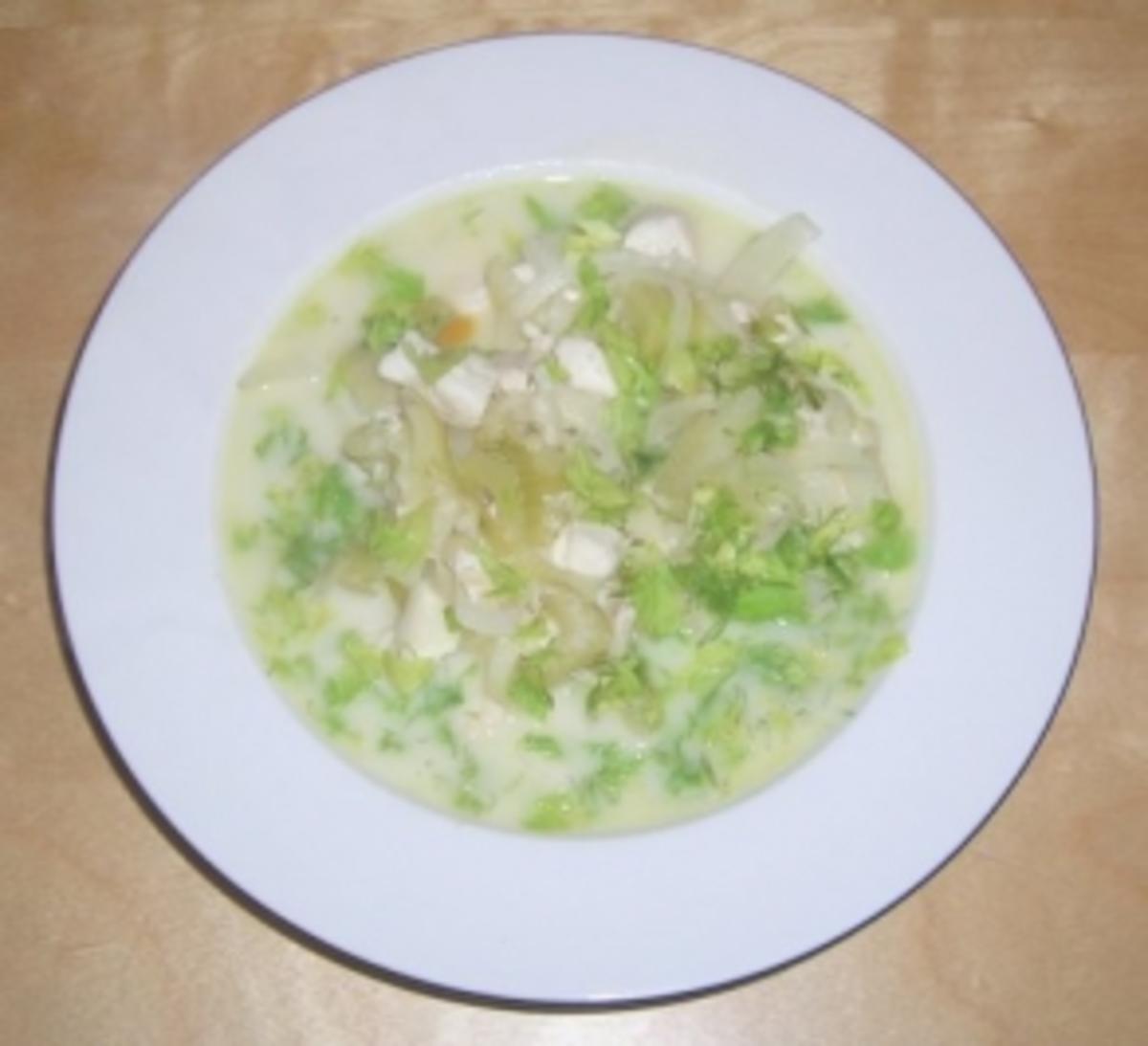 Käsesuppe mit Kräutern und Croutons - Rezept - kochbar.de