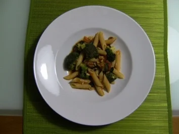 Rezept: Brokkoli Nudel Pfannne Brokkoli Nudel Pfannne - Rezept