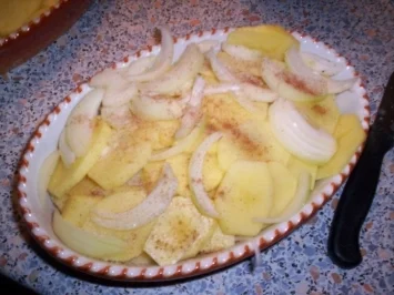 Rezept: Zwiebel-Kartoffel-Gratin Zwiebel-Kartoffel-Gratin - Rezept