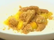 Rezept: Pochierte Pfirsiche mit Dickmilch-Kaltschale Pochierte Pfirsiche mit Dickmilch-Kaltschale - Rezept