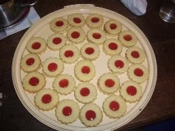 Weihnachtsplätzchen: Kirschplätzchen - Rezept - Bild Nr. 2