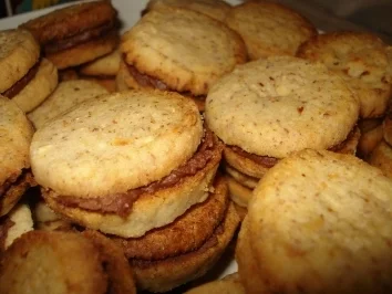 Rezept: Nuss-Nougat-Taler Nuss-Nougat-Taler - Rezept