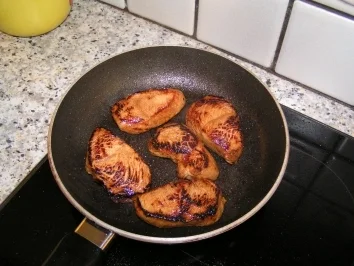 Putenmedaillons mit Balsamico-Gemüse und Bratkartoffeln - Rezept