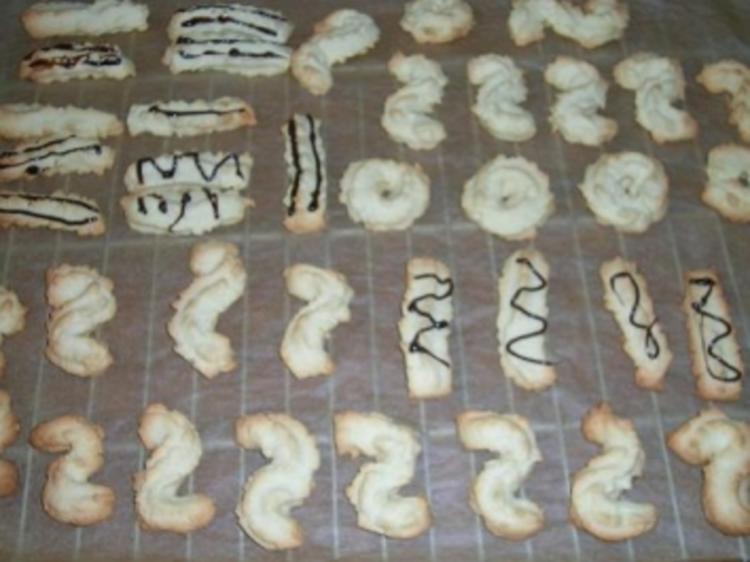 Spritzgebäck mit Mandeln und Frischkäse - Rezept Spritzgebäck mit Mandeln und Frischkäse - Rezept