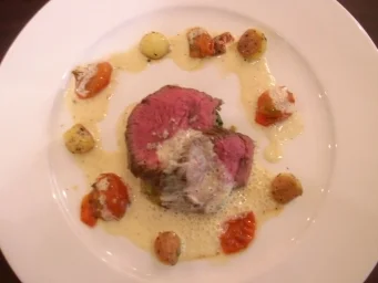 Jungbullenfilet in Honig- Pfeffer-Wodka-Marinade mit Bratlingen - Rezept