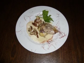 Rezept: Fasanenbrust in Pfeffercreme dazu Kartoffelpüreetaler und Steinpilze Fasanenbrust in Pfeffercreme dazu Kartoffelpüreetaler und Steinpilze - Rezept