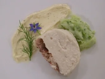 Räucheraal-Hecht-Terrine dazu Gurkensalat - Rezept