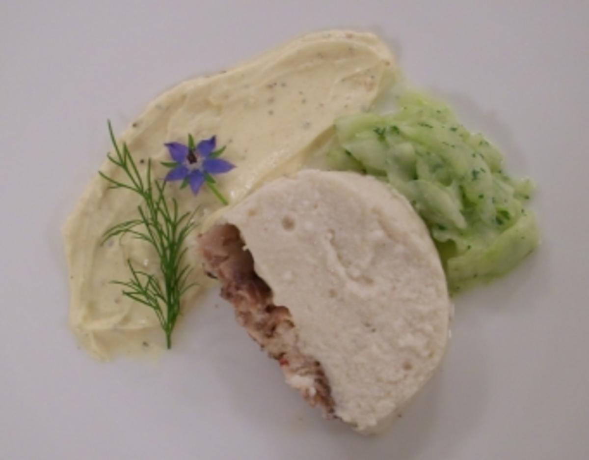 Bilder für Räucheraal-Hecht-Terrine dazu Gurkensalat - Rezept