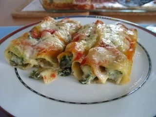Rezept: Cannelloni mit kerniger Spinatfüllung Cannelloni mit kerniger Spinatfüllung - Rezept