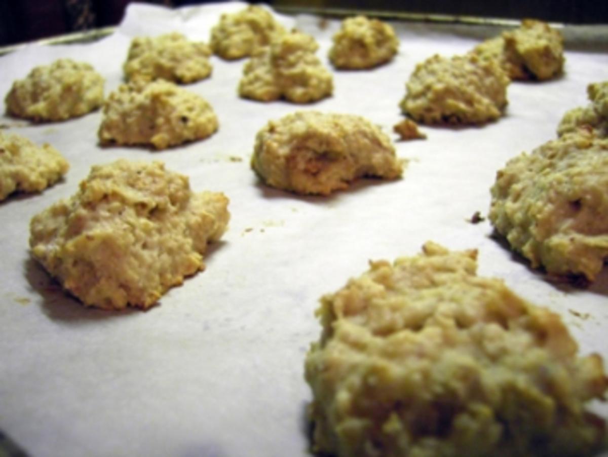 Bilder für Plätzchen: Honey-Cheese-Nut Cookies - Rezept