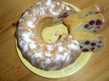 Amaretto-Kirsch-Guglhupf - Rezept