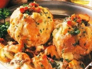 Rezept: Mischpilz Ragout zu Semmelknödeln Mischpilz Ragout zu Semmelknödeln - Rezept