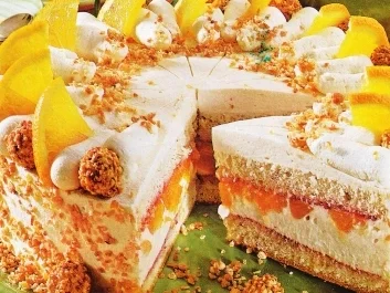 Fruchtige Joghurttorte mit Nusskrokant - Rezept
