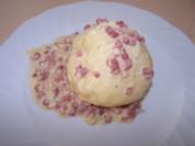 Gefüllte Klöße mit Speckrahmsauce - Rezept