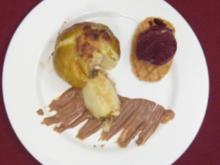 Geschmorter Apfel mit Nougatsoße und Eisbällchen - Rezept