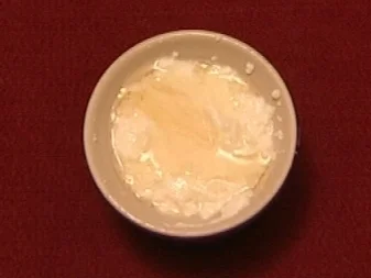 Rezept: Warmer Ziegenkäse mit Honig (Yvonne Hölzel) Warmer Ziegenkäse mit Honig (Yvonne Hölzel) - Rezept