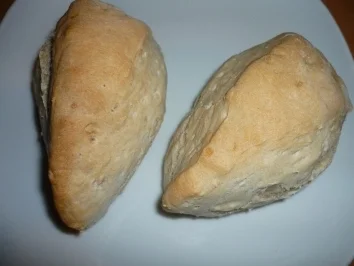 Rezept: Brötchen: Buttermilch-Dinkel-Ecken Brötchen: Buttermilch-Dinkel-Ecken - Rezept