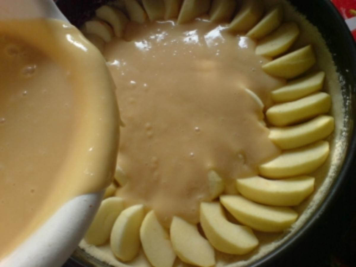 Apfelkuchen mit Marzipan-Guss - Rezept mit Bild - kochbar.de
