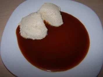 Birnencreme mit Karamellsoße - Rezept